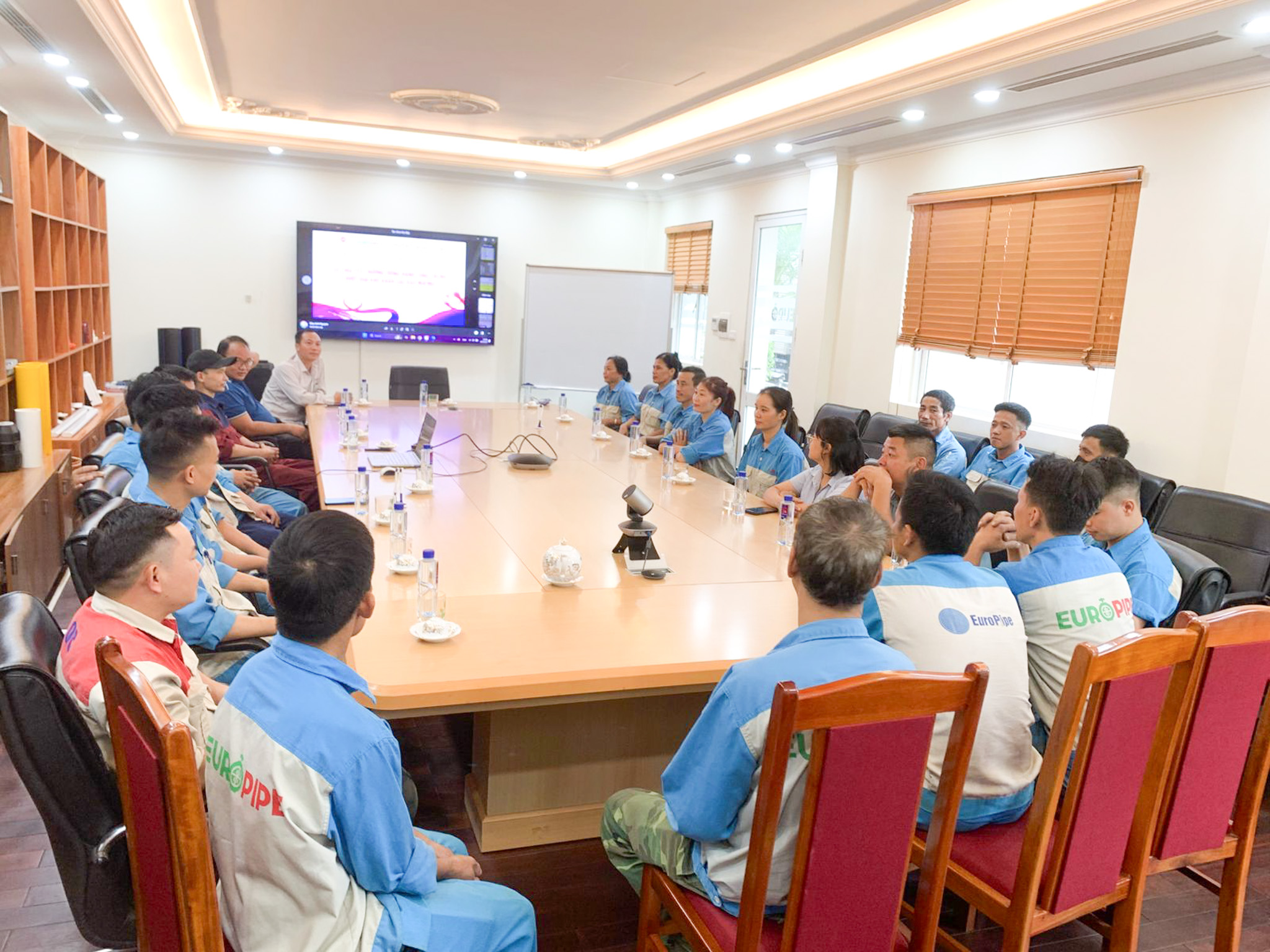 EUROPIPE: Sẻ Chia Yêu Thương, Đồng Hành Cùng Xã Hội Và Các CBCNV Vượt Qua Khó Khăn Sau Bão MATMO